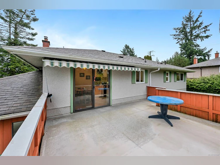 3850 S Raymond Street, Saanich, BC, V8Z 4K3 - 30