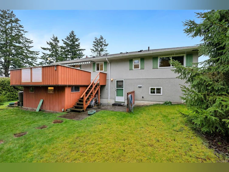 3850 S Raymond Street, Saanich, BC, V8Z 4K3 - 31