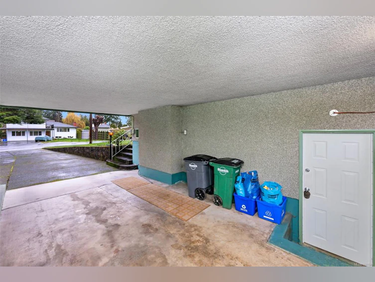 3850 S Raymond Street, Saanich, BC, V8Z 4K3 - 28