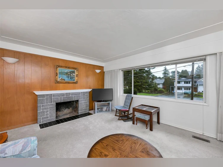 3850 S Raymond Street, Saanich, BC, V8Z 4K3 - 8