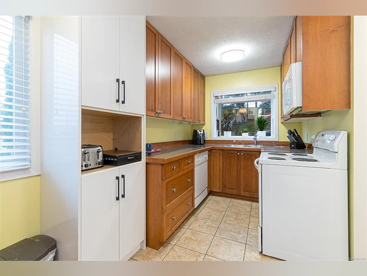 3026 Glen Lake Road, Langford, BC, V9B 4B4 - 16