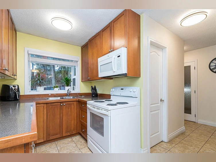 3026 Glen Lake Road, Langford, BC, V9B 4B4 - 14
