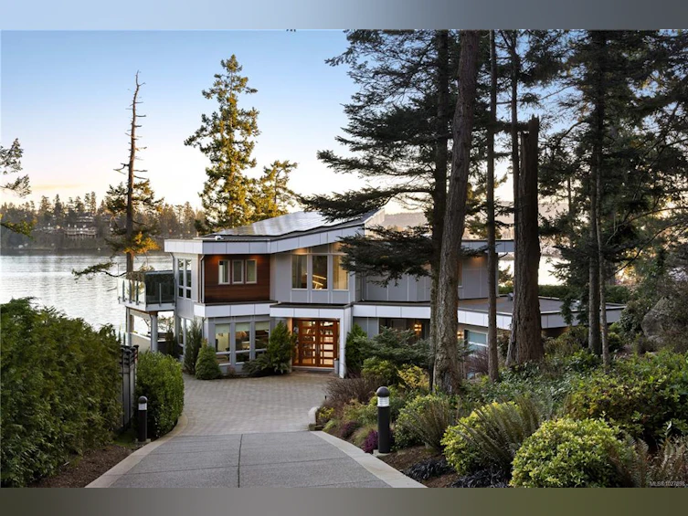 2355 Tryon Road, North Saanich, BC, V8L 5H8
