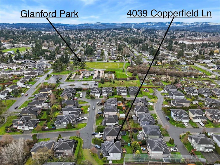 4039 Copperfield Lane, Saanich, BC, V8Z 0A5 - 39