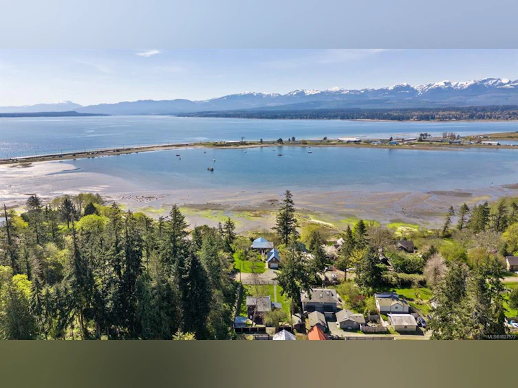 1304 Midden Road, Comox, BC, V9M 2R6 - 4