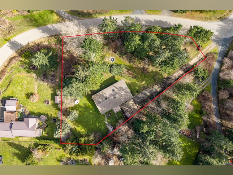 415 Holiday Road, Fanny Bay, BC, V0R 1W0 - 13