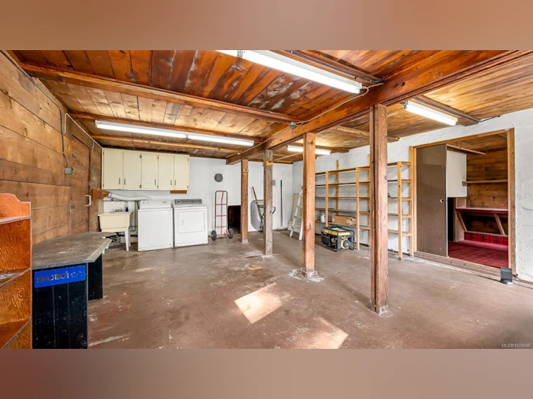 415 Holiday Road, Fanny Bay, BC, V0R 1W0 - 44