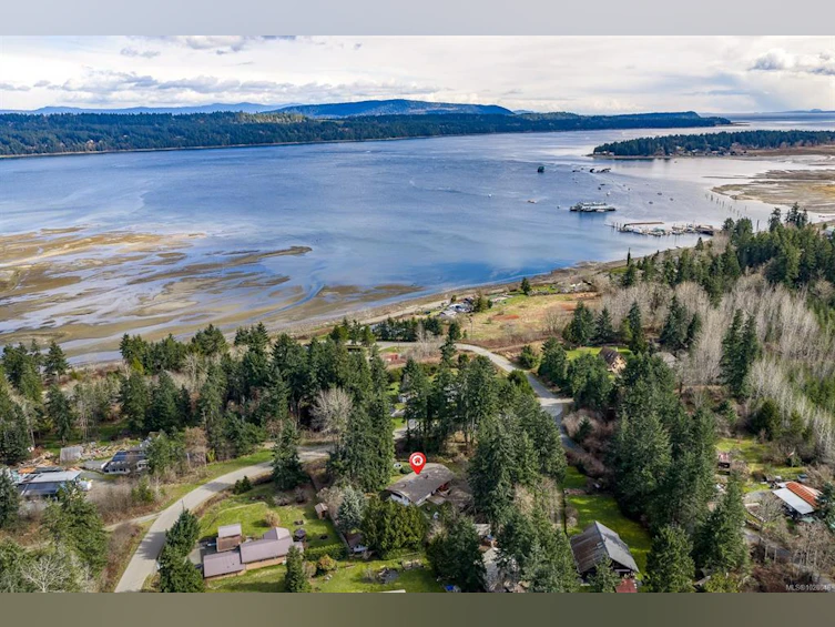 415 Holiday Road, Fanny Bay, BC, V0R 1W0 - 3