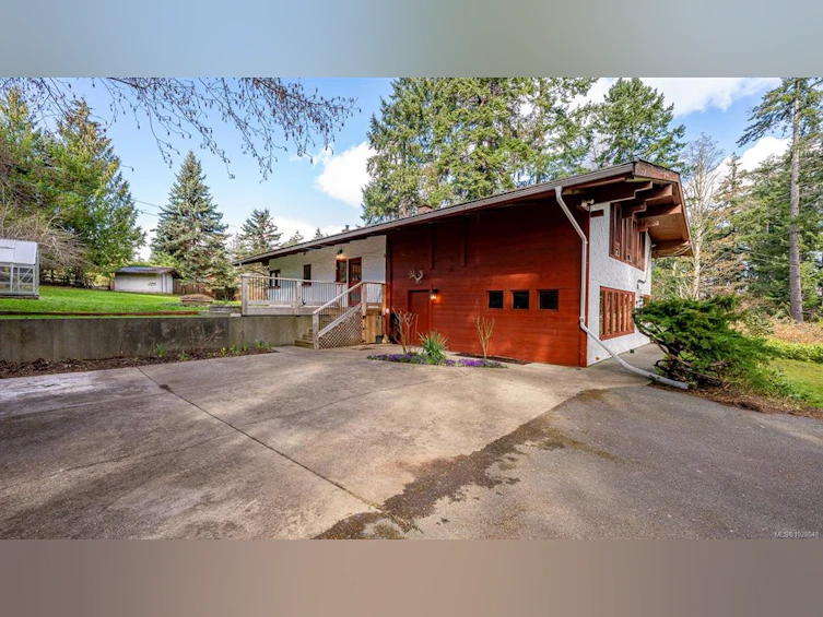 415 Holiday Road, Fanny Bay, BC, V0R 1W0 - 2
