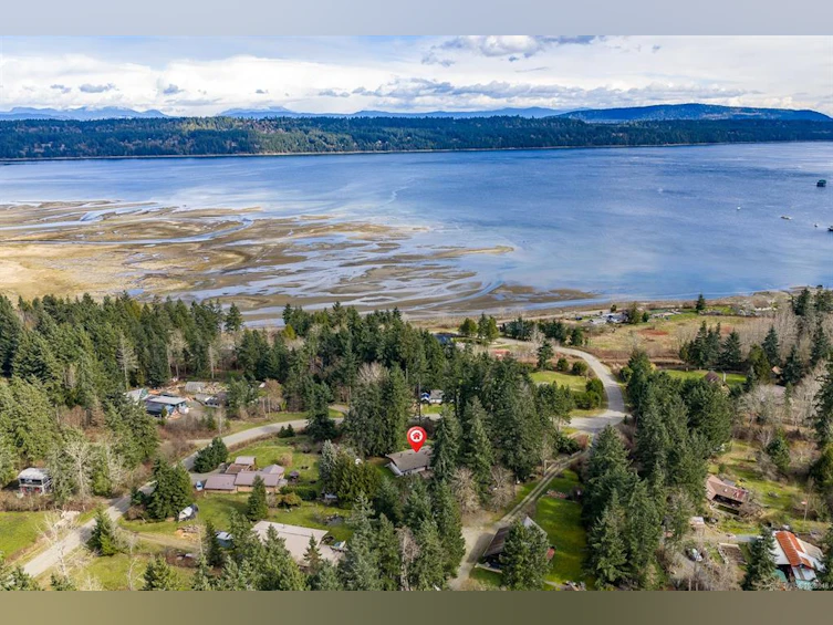 415 Holiday Road, Fanny Bay, BC, V0R 1W0 - 26