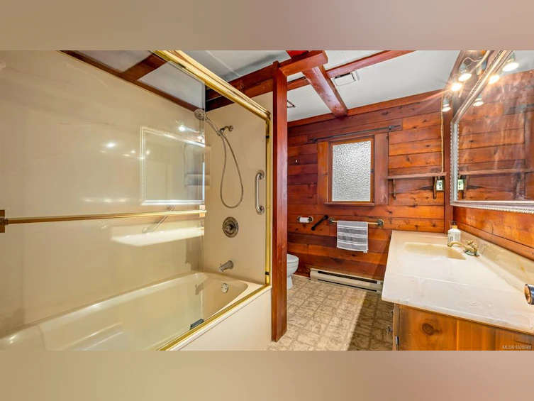415 Holiday Road, Fanny Bay, BC, V0R 1W0 - 41