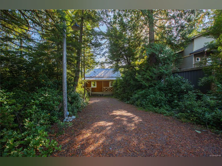 225 Boardwalk Boulevard, Ucluelet, BC, V0R 3A0 - 2
