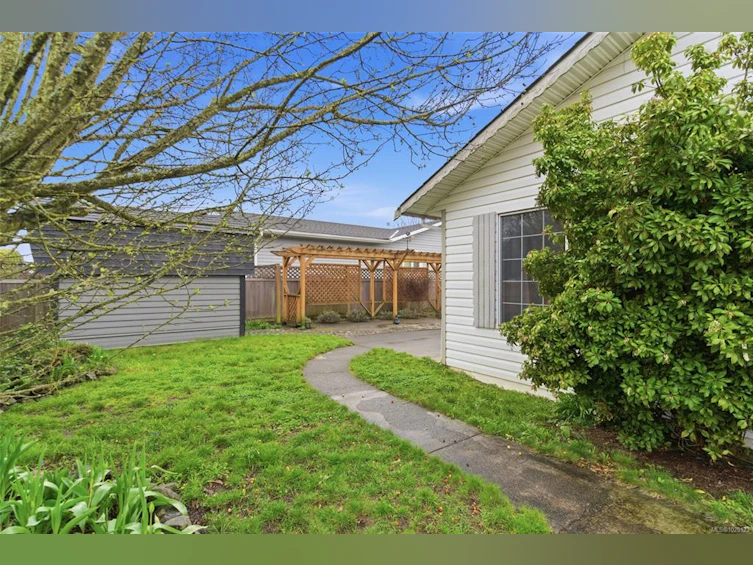 702 Forsyth Avenue, Parksville, BC, V9P 1E7 - 25