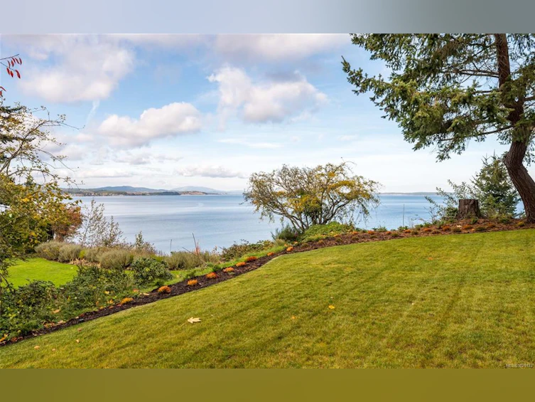 4570 Bissenden Place, Saanich, BC, V8N 3K4 - 60