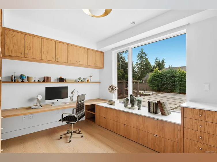 4570 Bissenden Place, Saanich, BC, V8N 3K4 - 39