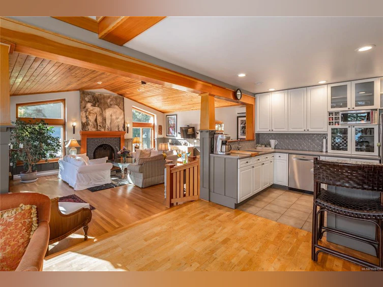225 Sea Meadow Drive, Gabriola Island, BC, V0R 1X2 - 10