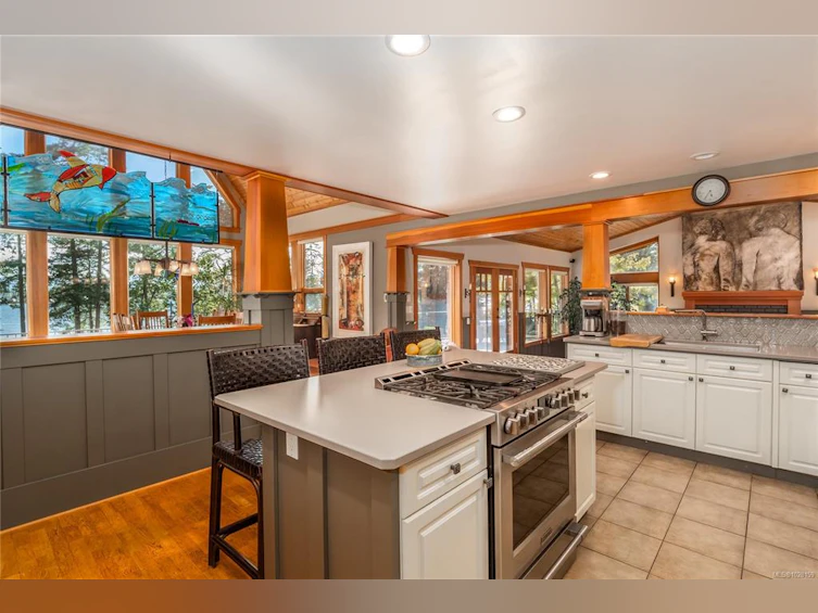 225 Sea Meadow Drive, Gabriola Island, BC, V0R 1X2 - 2