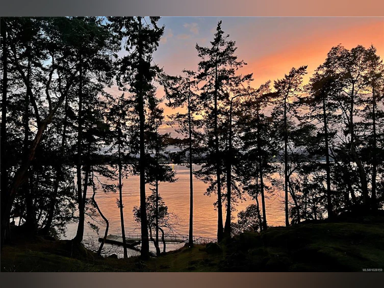 225 Sea Meadow Drive, Gabriola Island, BC, V0R 1X2 - 9
