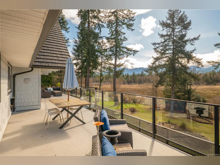 7703 Tozer Road, Fanny Bay, BC, V0R 1W0 - 52