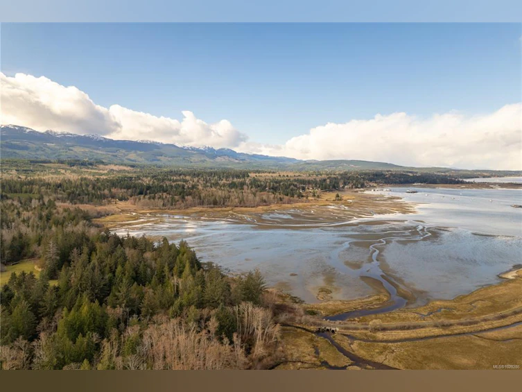 7703 Tozer Road, Fanny Bay, BC, V0R 1W0 - 39