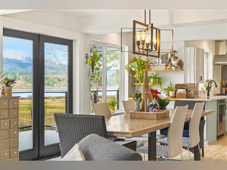 7703 Tozer Road, Fanny Bay, BC, V0R 1W0 - 24