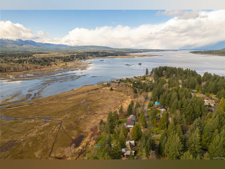 7703 Tozer Road, Fanny Bay, BC, V0R 1W0 - 33