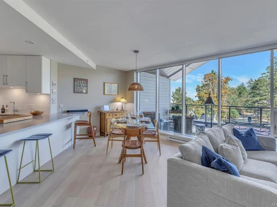 506-3529 Dolphin Drive - 3