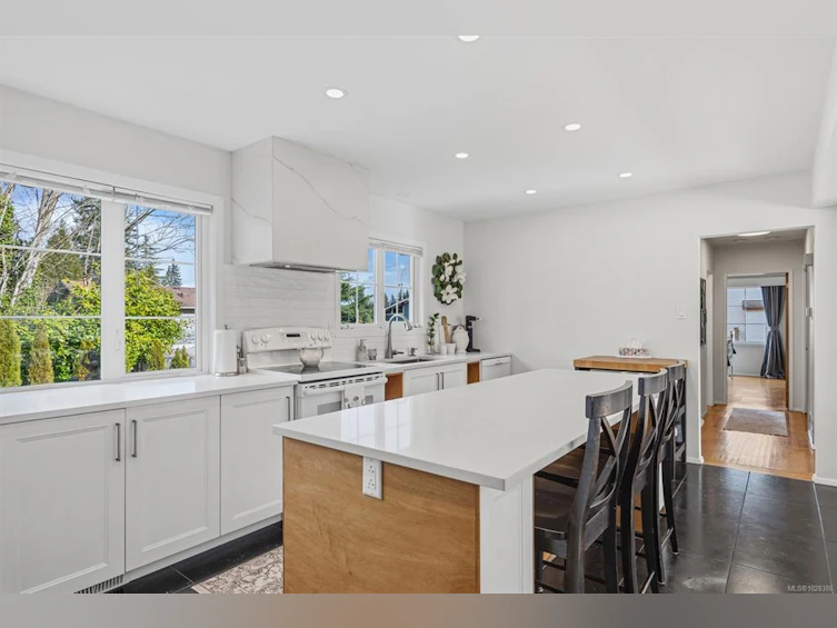 1814 Grieve Avenue, Courtenay, BC, V9W 2W7 - 9