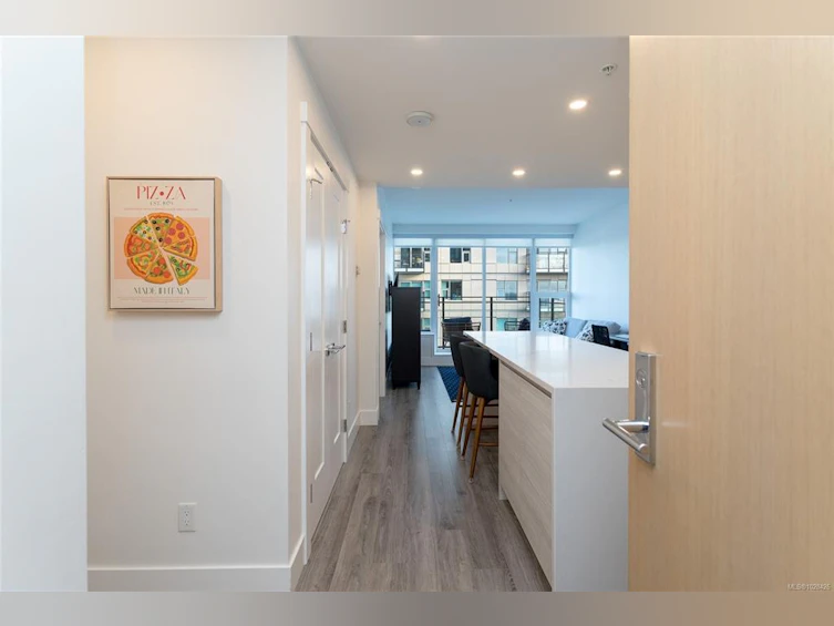 1807-777 Herald Street, Victoria, BC, V8T 0C7 - 4