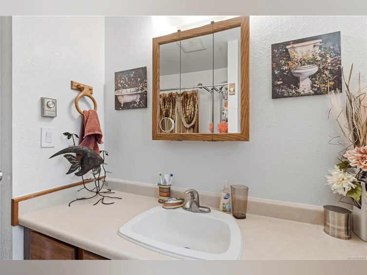 1639 Holly Crescent, Ucluelet, BC, V0R 3A0 - 6