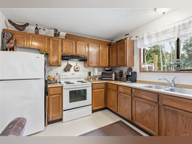 1639 Holly Crescent, Ucluelet, BC, V0R 3A0 - 4