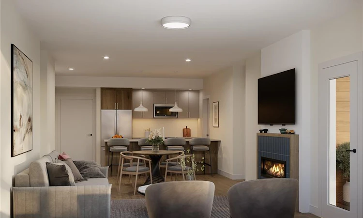 306-2881 Leigh Road