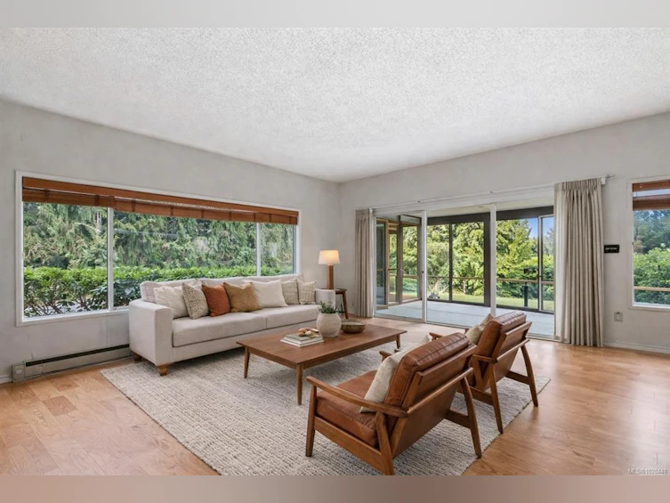 5151 Beckton Road, Saanich, BC, V8Y 2C2 - 11