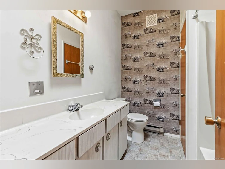 5151 Beckton Road, Saanich, BC, V8Y 2C2 - 14
