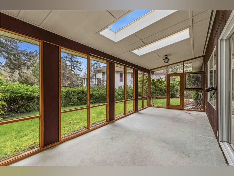 5151 Beckton Road, Saanich, BC, V8Y 2C2 - 12