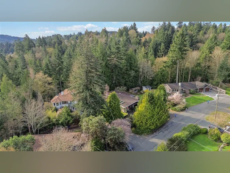 5151 Beckton Road, Saanich, BC, V8Y 2C2 - 34