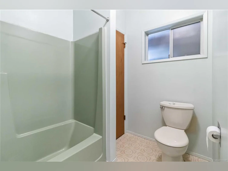5151 Beckton Road, Saanich, BC, V8Y 2C2 - 20