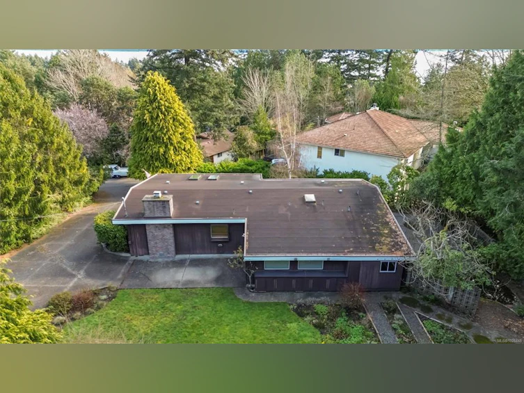 5151 Beckton Road, Saanich, BC, V8Y 2C2 - 36