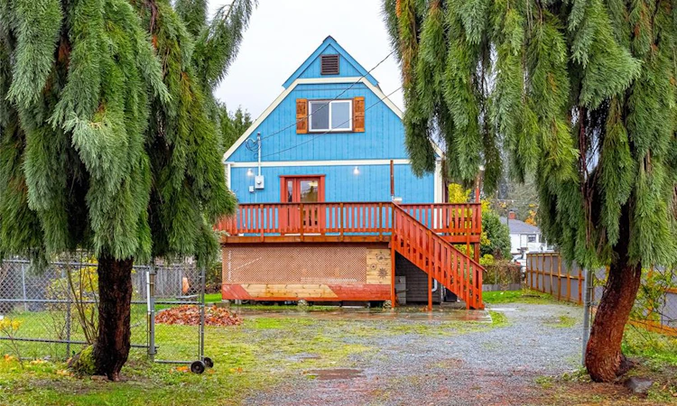 84 Lakeview Avenue