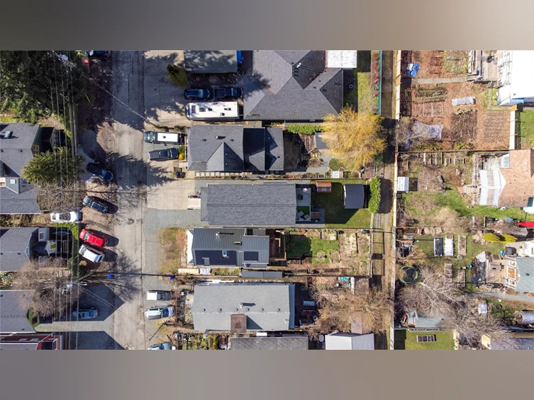 2746 Penrith Avenue, Cumberland, BC, V0R 1S0 - 44