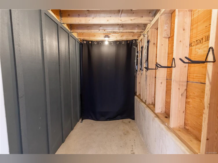 2746 Penrith Avenue, Cumberland, BC, V0R 1S0 - 40