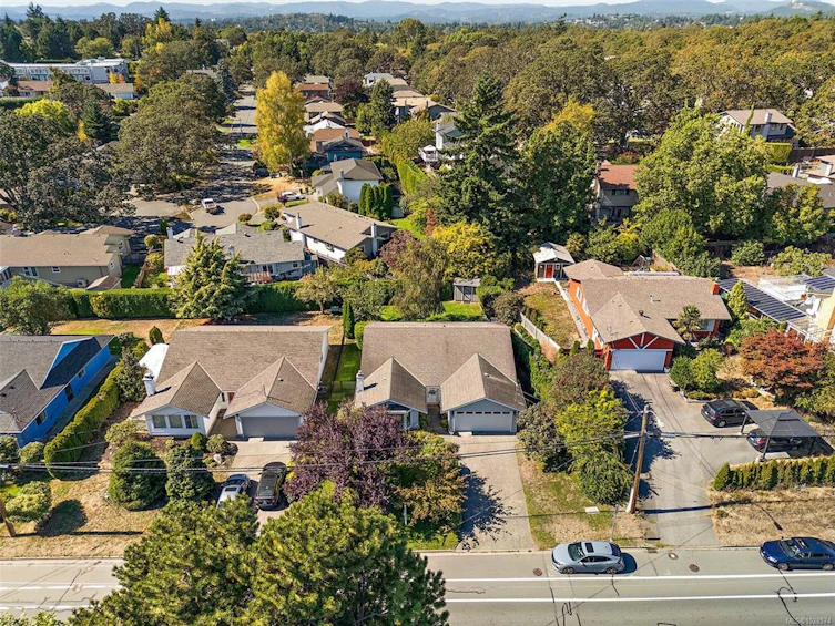 3998 Cedar Hill Road, Saanich, BC, V8N 3C1 - 25