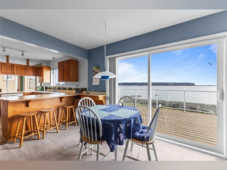 1081 S Island Highway, Campbell River, BC, V9W 1B4 - 9