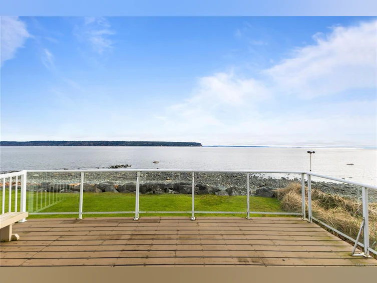 1081 S Island Highway, Campbell River, BC, V9W 1B4 - 4