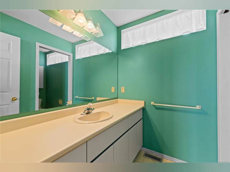 1081 S Island Highway, Campbell River, BC, V9W 1B4 - 26