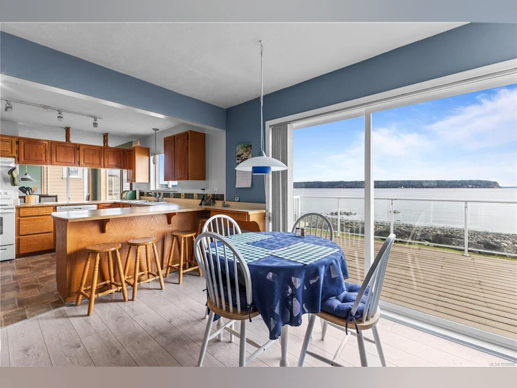 1081 S Island Highway, Campbell River, BC, V9W 1B4 - 11