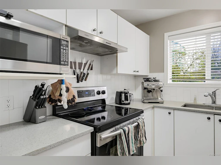 208-894 Vernon Avenue, Saanich, BC, V8X 2W6 - 16