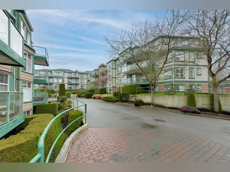 208-894 Vernon Avenue, Saanich, BC, V8X 2W6 - 31