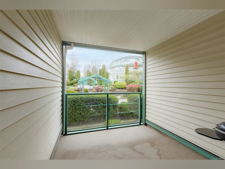 208-894 Vernon Avenue, Saanich, BC, V8X 2W6 - 9