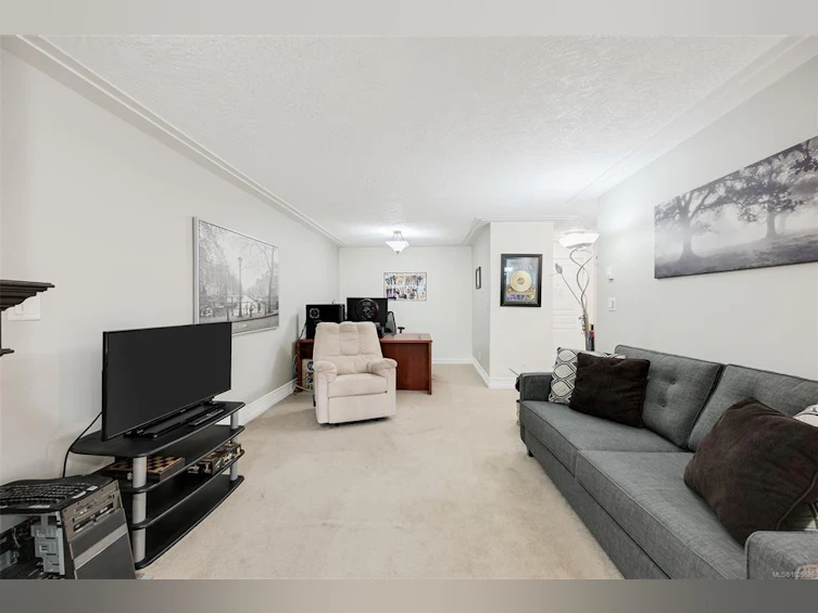 208-894 Vernon Avenue, Saanich, BC, V8X 2W6 - 10